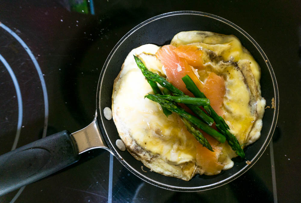 smoked salmon and asparagus omelet